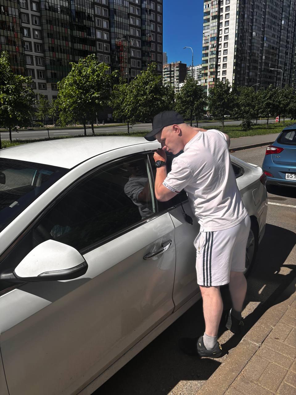 Вскрытие автомобиля без повреждений в Красное Село